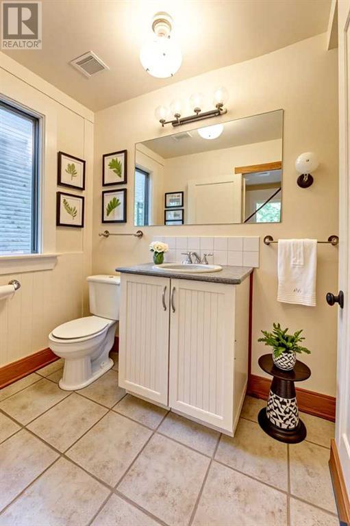 Single Family House for Sale in   Avenue NW Tuxedo Park Calgary 