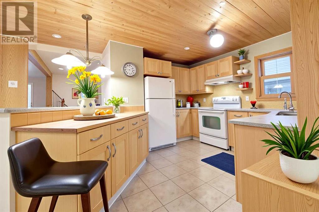 Single Family House for Sale in   Avenue NW Tuxedo Park Calgary 