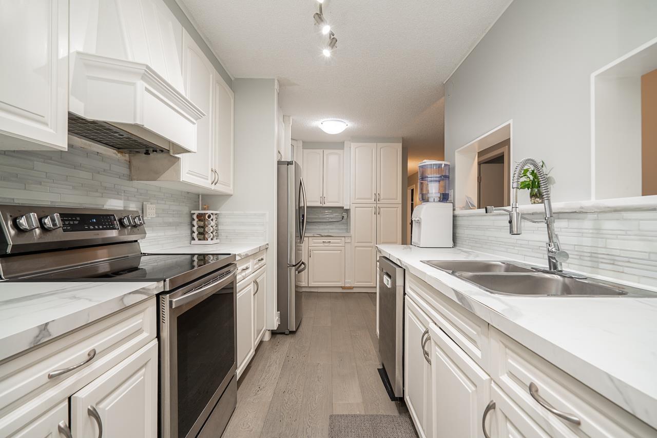 Photo 13 of 107 13977 74 Avenue, Surrey BC