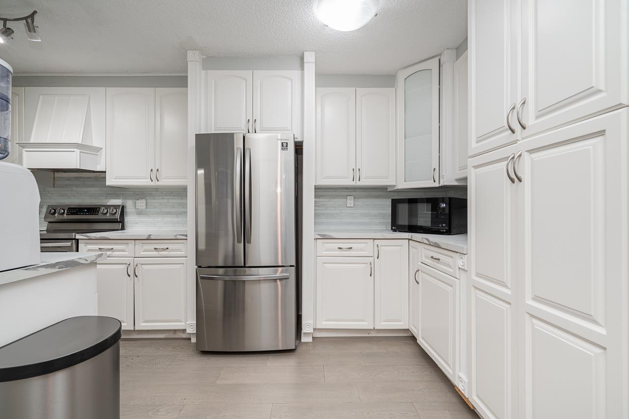 Photo 1 of 107 13977 74 Avenue, Surrey BC