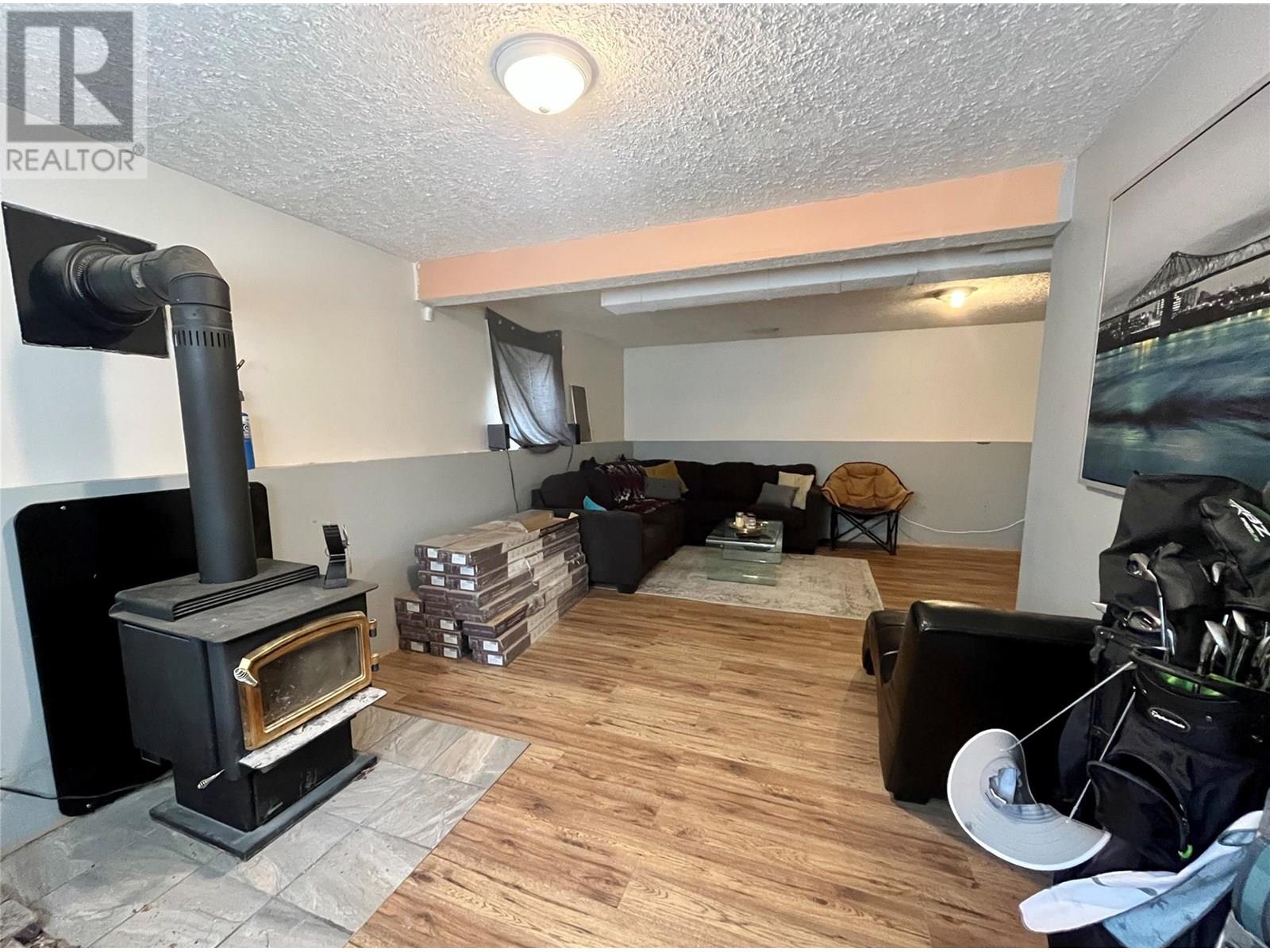Photo 13 of 248 Murray Drive, Tumbler Ridge BC