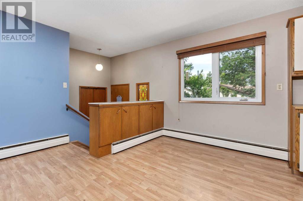 Single Family House Bungalow for Sale in   Avenue Rosedale Camrose 