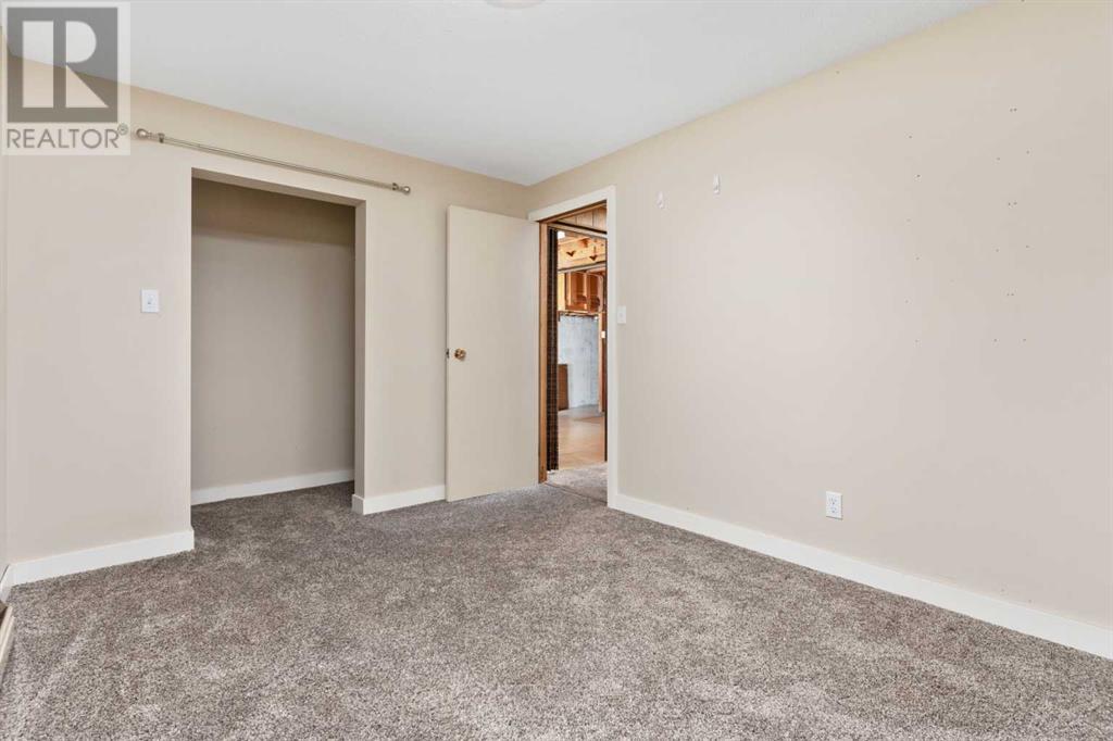 Single Family House Bungalow for Sale in   Avenue Rosedale Camrose 