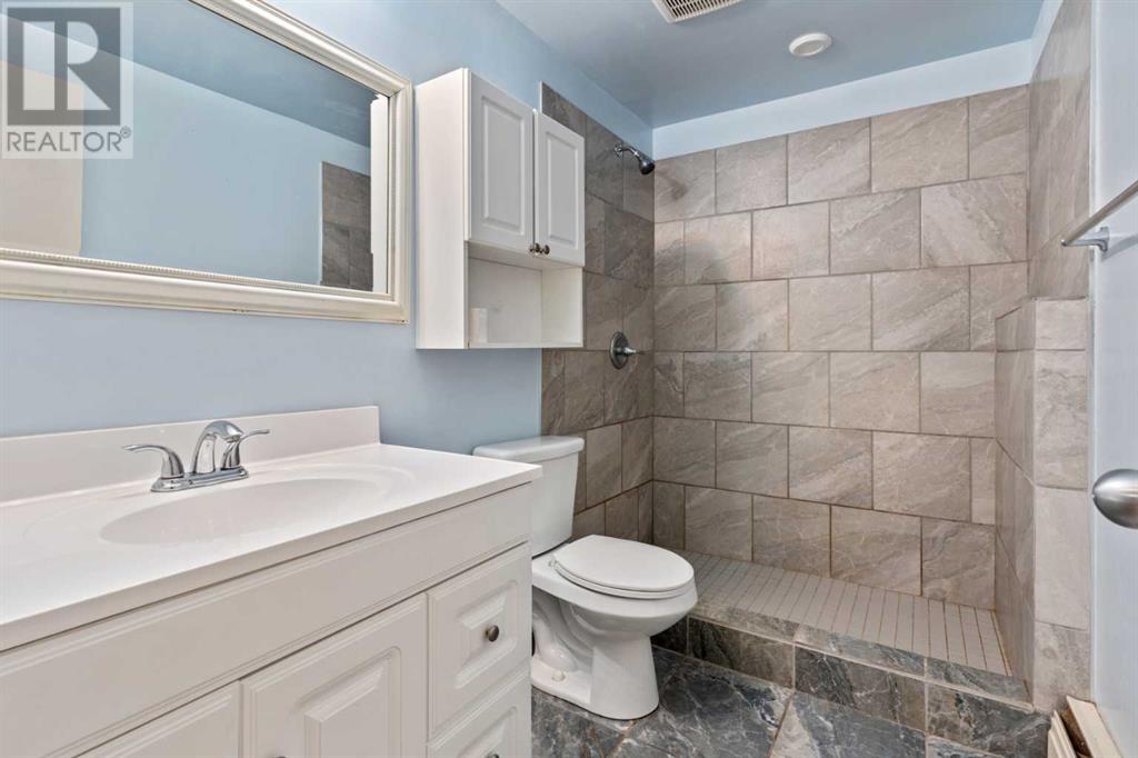 Single Family House Bungalow for Sale in   Avenue Rosedale Camrose 