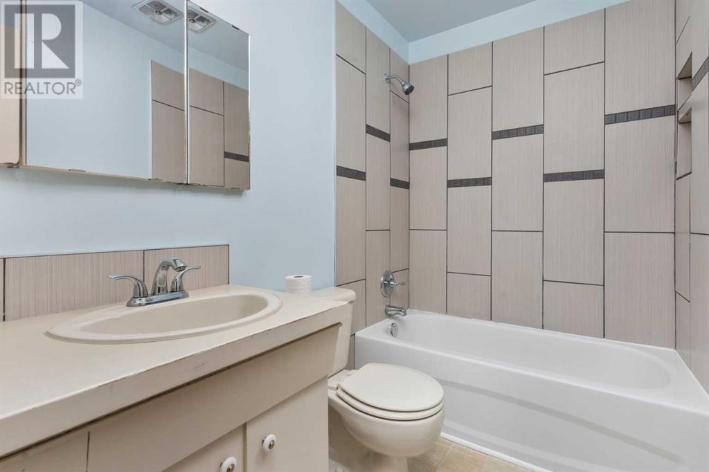 Single Family House Bungalow for Sale in   Avenue Rosedale Camrose 