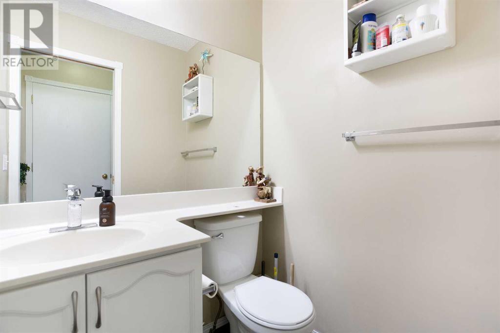Single Family House for Sale in  Coral Springs Mews NE Coral Springs Calgary 