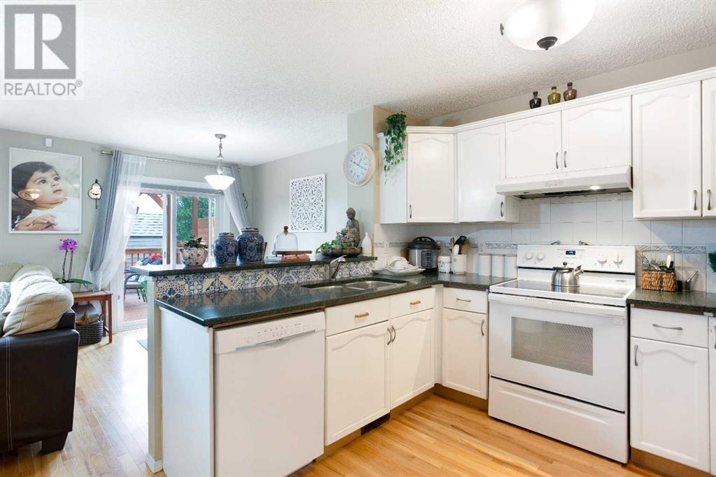 Single Family House for Sale in  Coral Springs Mews NE Coral Springs Calgary 