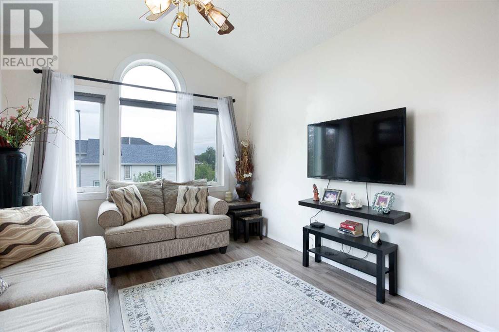 Single Family House for Sale in  Coral Springs Mews NE Coral Springs Calgary 