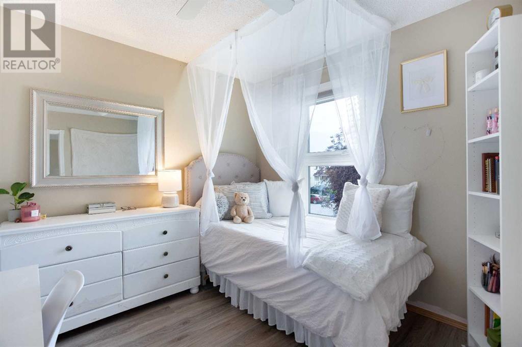 Single Family House for Sale in  Coral Springs Mews NE Coral Springs Calgary 