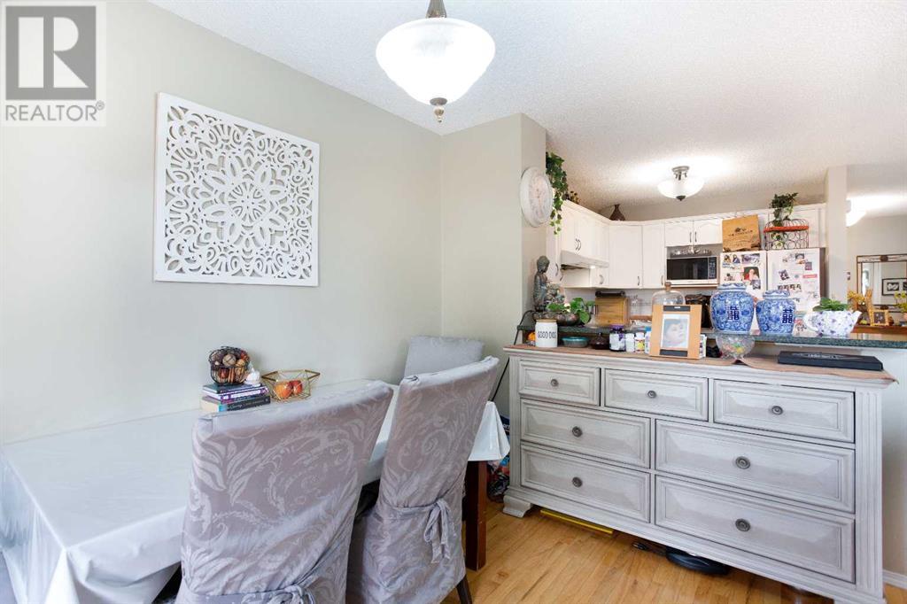 Single Family House for Sale in  Coral Springs Mews NE Coral Springs Calgary 