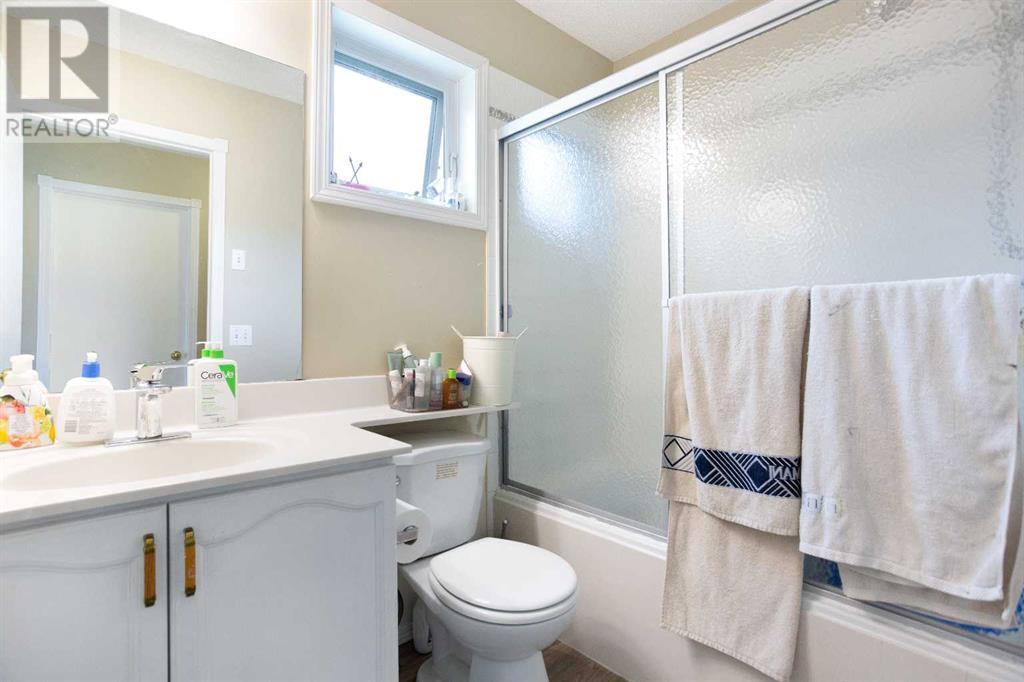 Single Family House for Sale in  Coral Springs Mews NE Coral Springs Calgary 