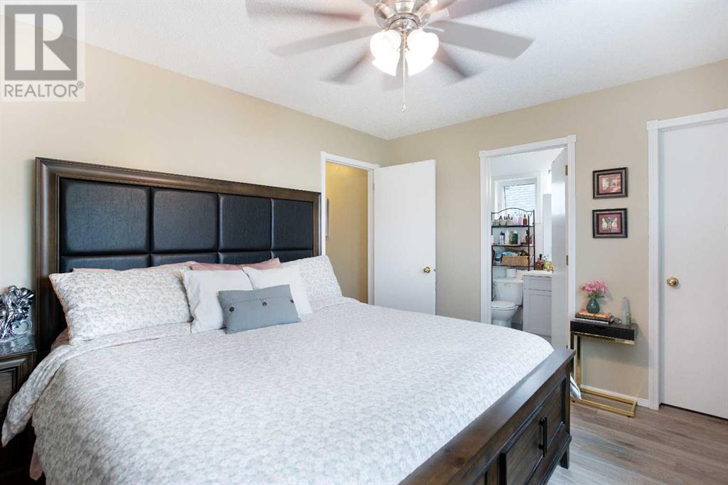 Single Family House for Sale in  Coral Springs Mews NE Coral Springs Calgary 