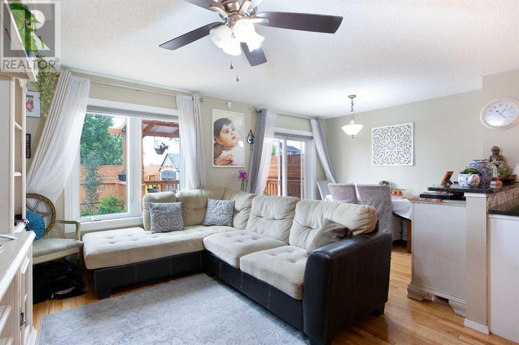 Single Family House for Sale in  Coral Springs Mews NE Coral Springs Calgary 