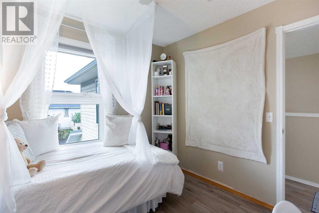 Single Family House for Sale in  Coral Springs Mews NE Coral Springs Calgary 