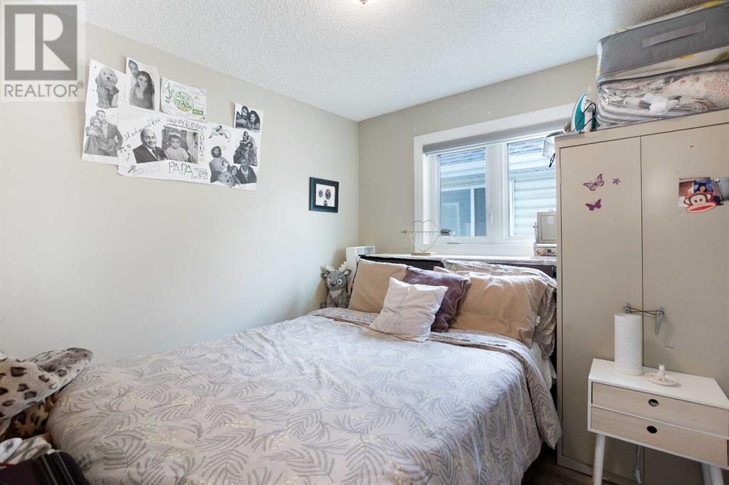 Single Family House for Sale in  Coral Springs Mews NE Coral Springs Calgary 