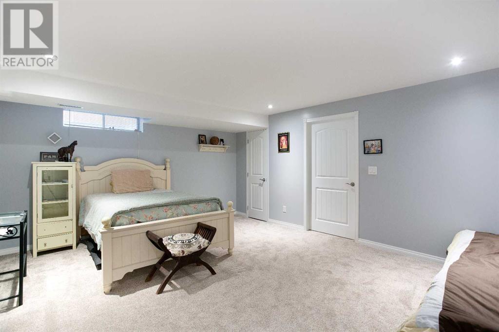 Single Family House for Sale in  Coral Springs Mews NE Coral Springs Calgary 