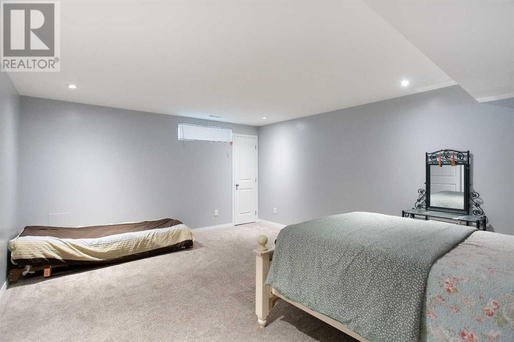 Single Family House for Sale in  Coral Springs Mews NE Coral Springs Calgary 