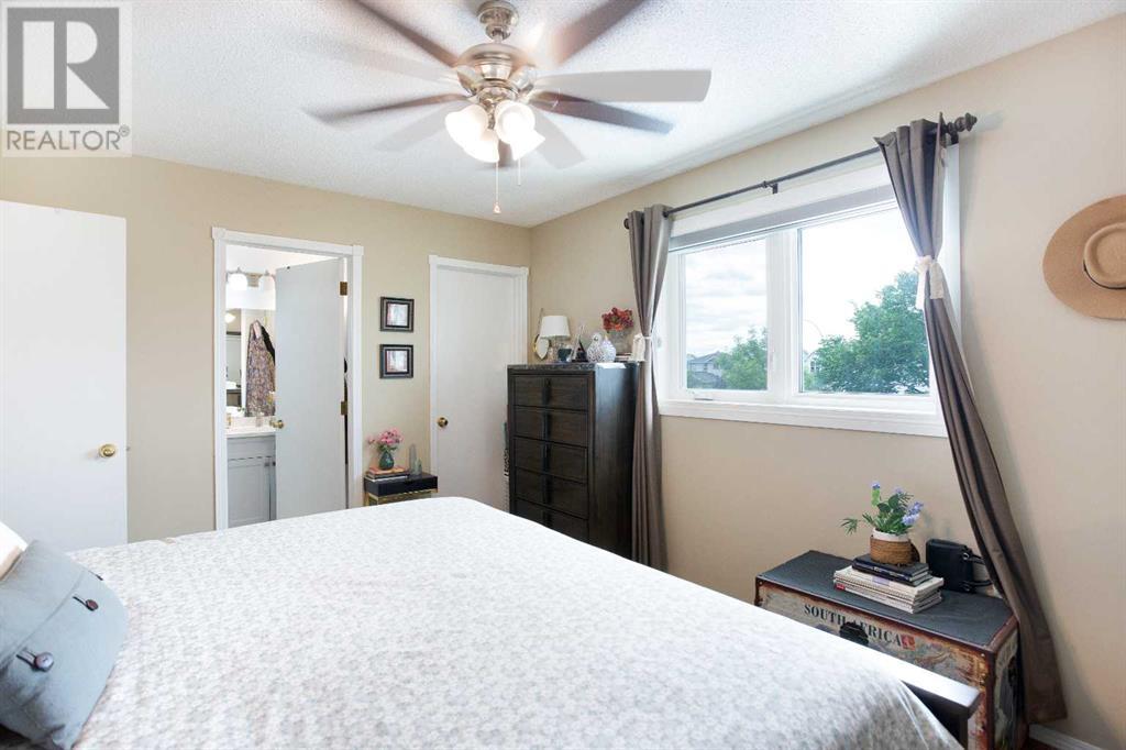 Single Family House for Sale in  Coral Springs Mews NE Coral Springs Calgary 