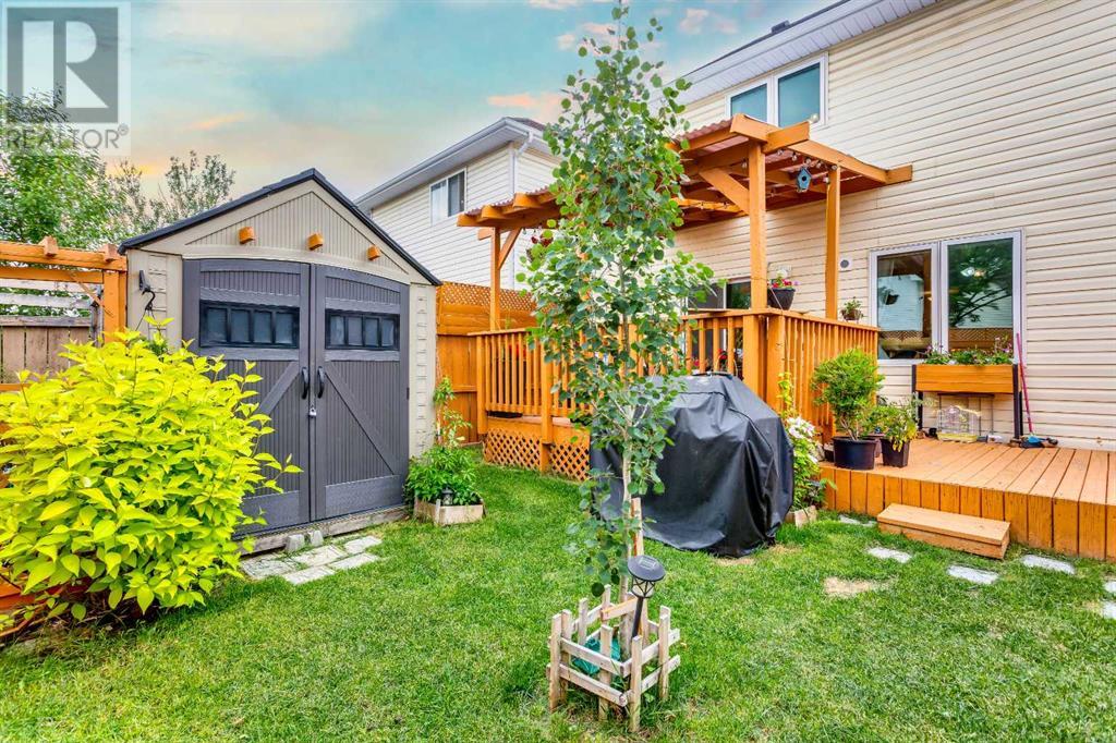 Single Family House for Sale in  Coral Springs Mews NE Coral Springs Calgary 