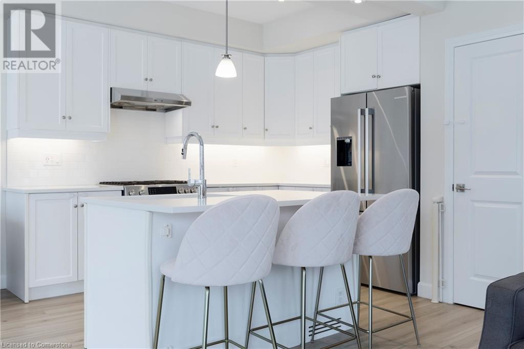 Photo 10 of 31 Southam Lane, Hamilton ON
