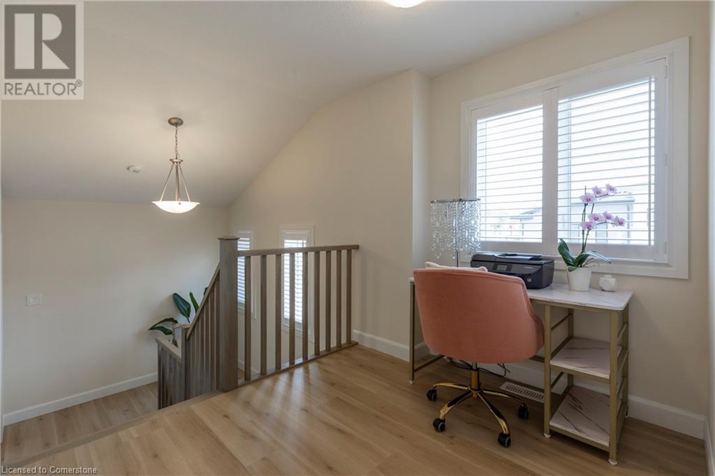 Photo 9 of 31 Southam Lane, Hamilton ON