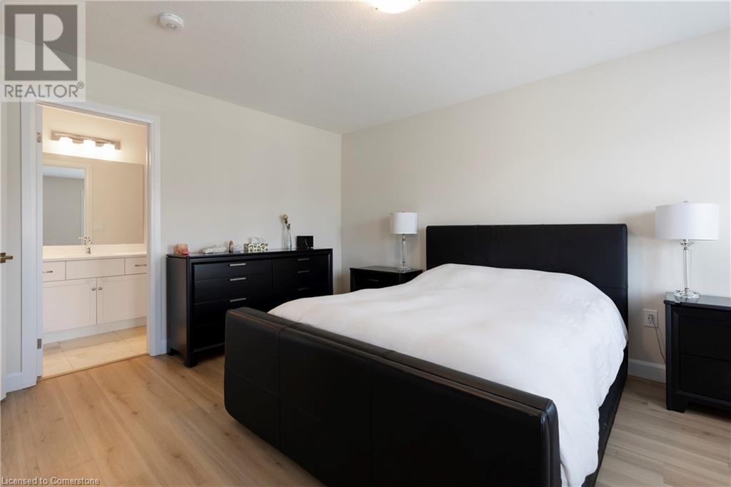 Photo 13 of 31 Southam Lane, Hamilton ON