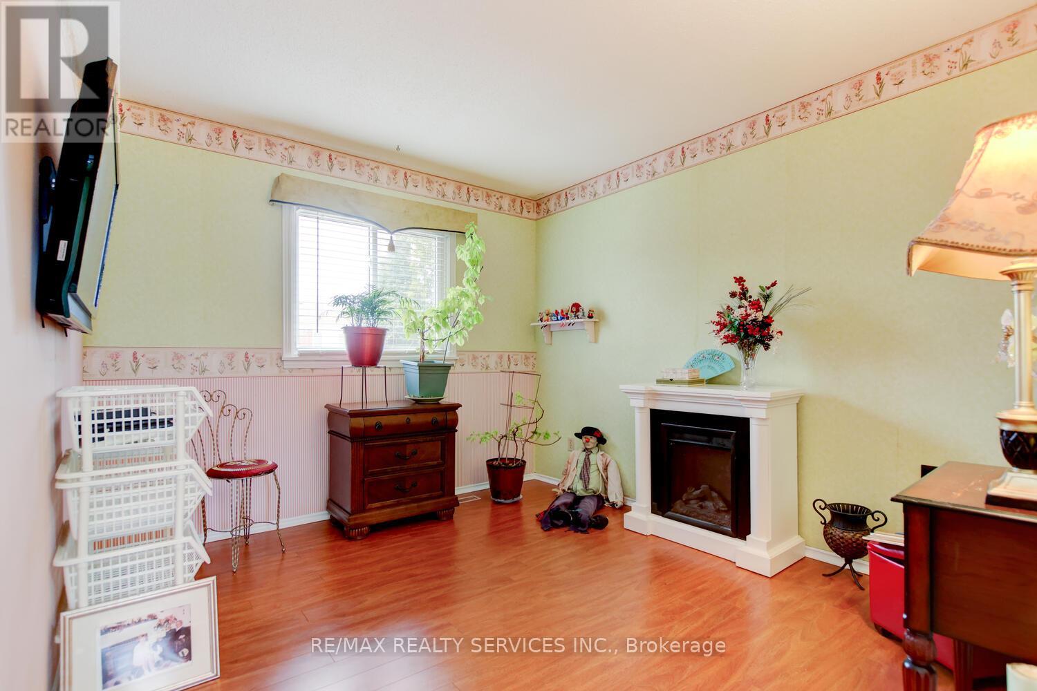 Single Family House for Sale in  NUTTALL STREET Brampton (Westgate) 