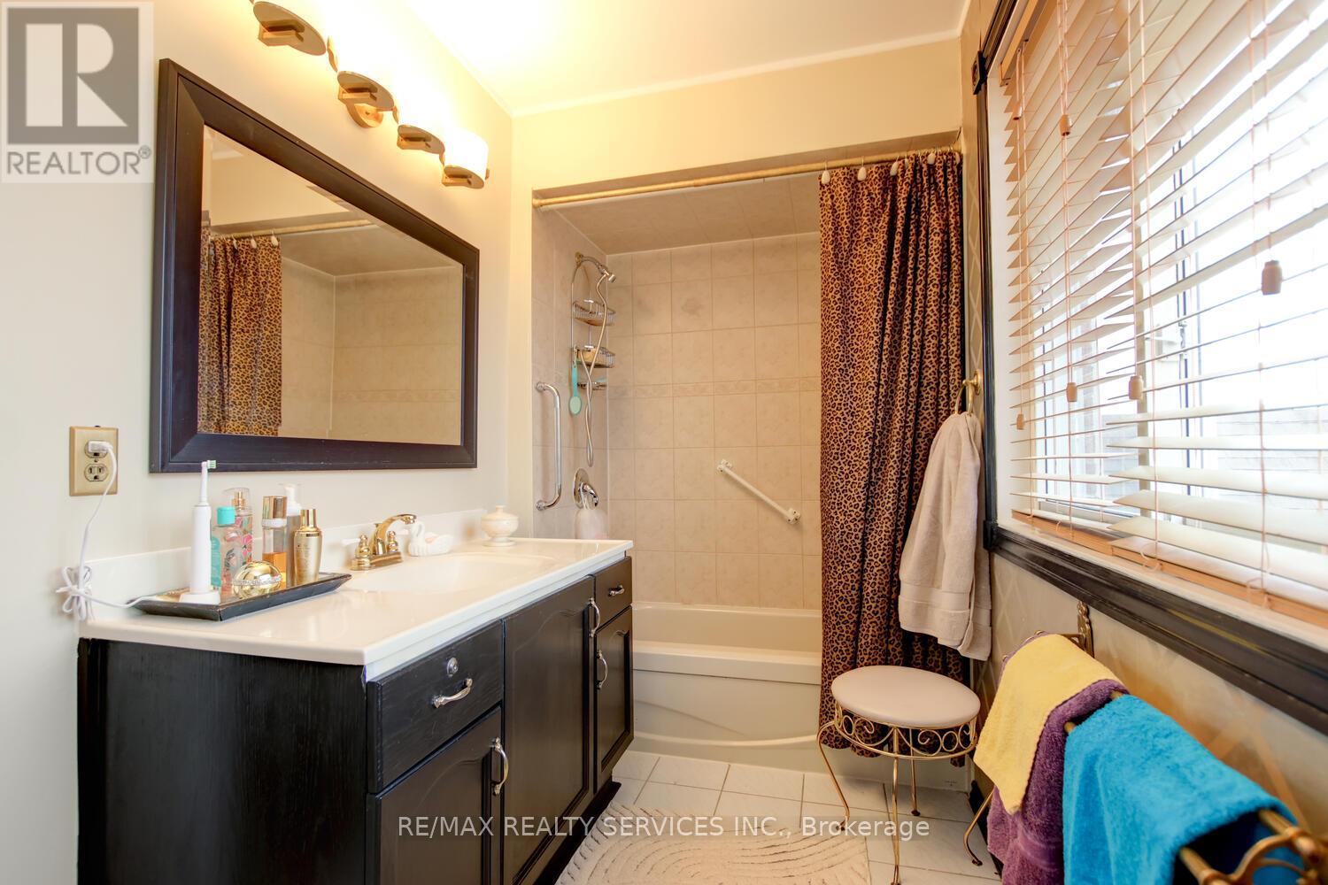 Single Family House for Sale in  NUTTALL STREET Brampton (Westgate) 