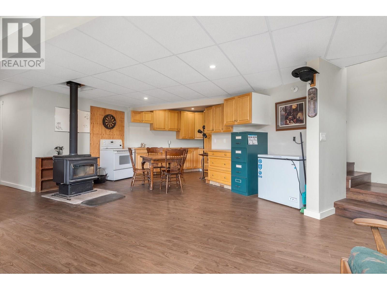 Photo 11 of 3186 Salmon River Road, Salmon Arm BC