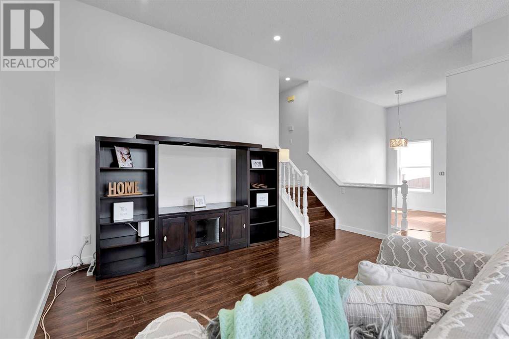 Single Family House 4 Level for Sale in  SOMERSIDE Grove SW Somerset Calgary 