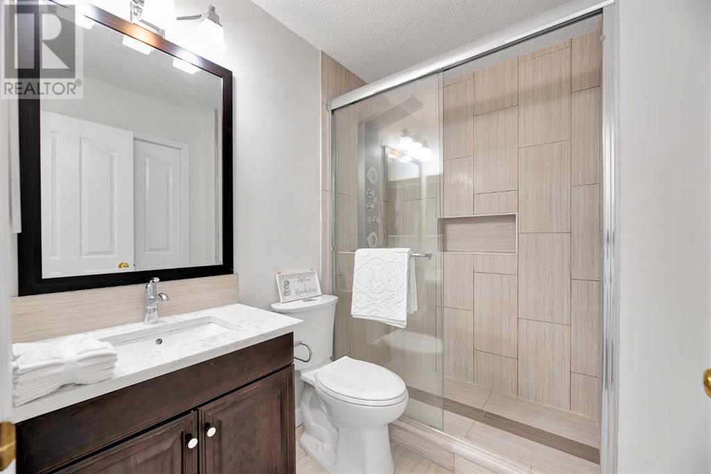 Single Family House 4 Level for Sale in  SOMERSIDE Grove SW Somerset Calgary 