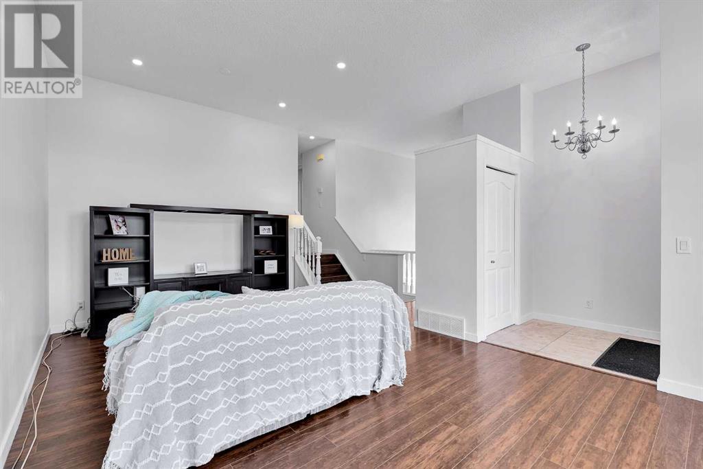 Single Family House 4 Level for Sale in  SOMERSIDE Grove SW Somerset Calgary 