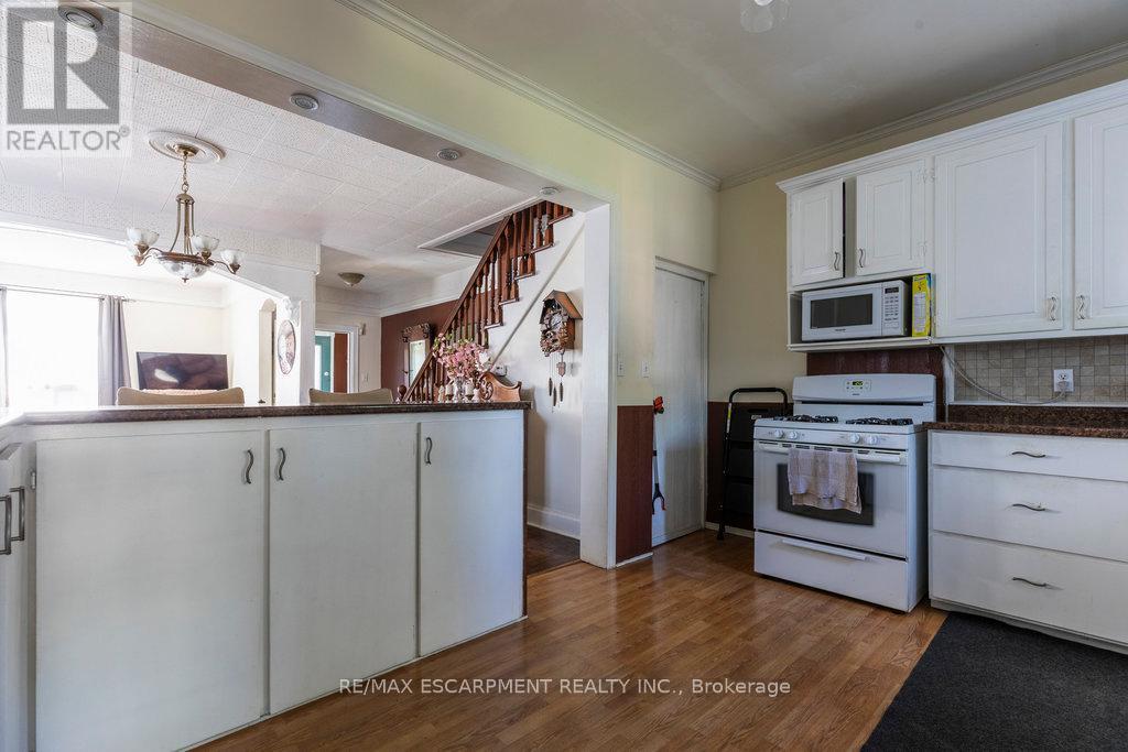 Photo 12 of 67 Beechwood Avenue, Hamilton ON