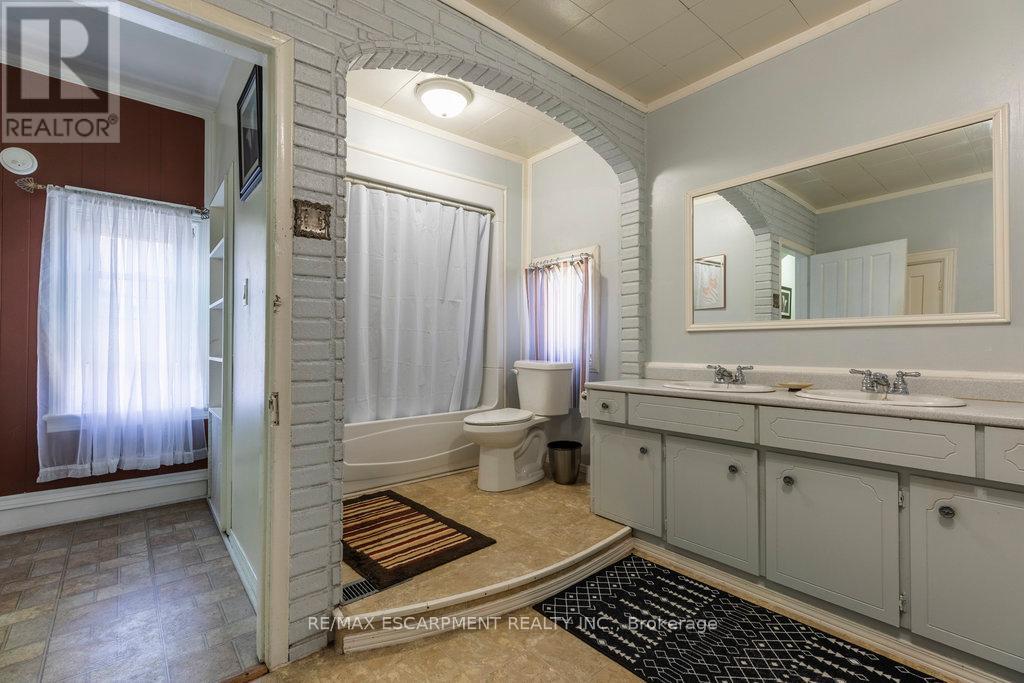 Photo 16 of 67 Beechwood Avenue, Hamilton ON