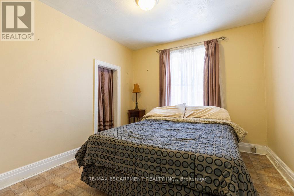 Photo 18 of 67 Beechwood Avenue, Hamilton ON