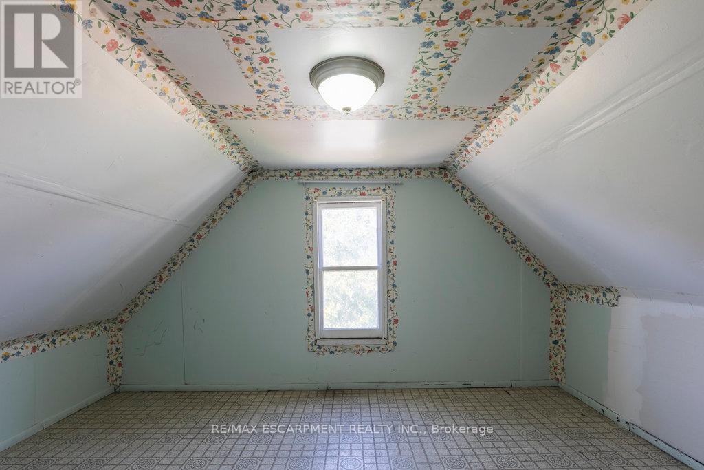 Photo 21 of 67 Beechwood Avenue, Hamilton ON