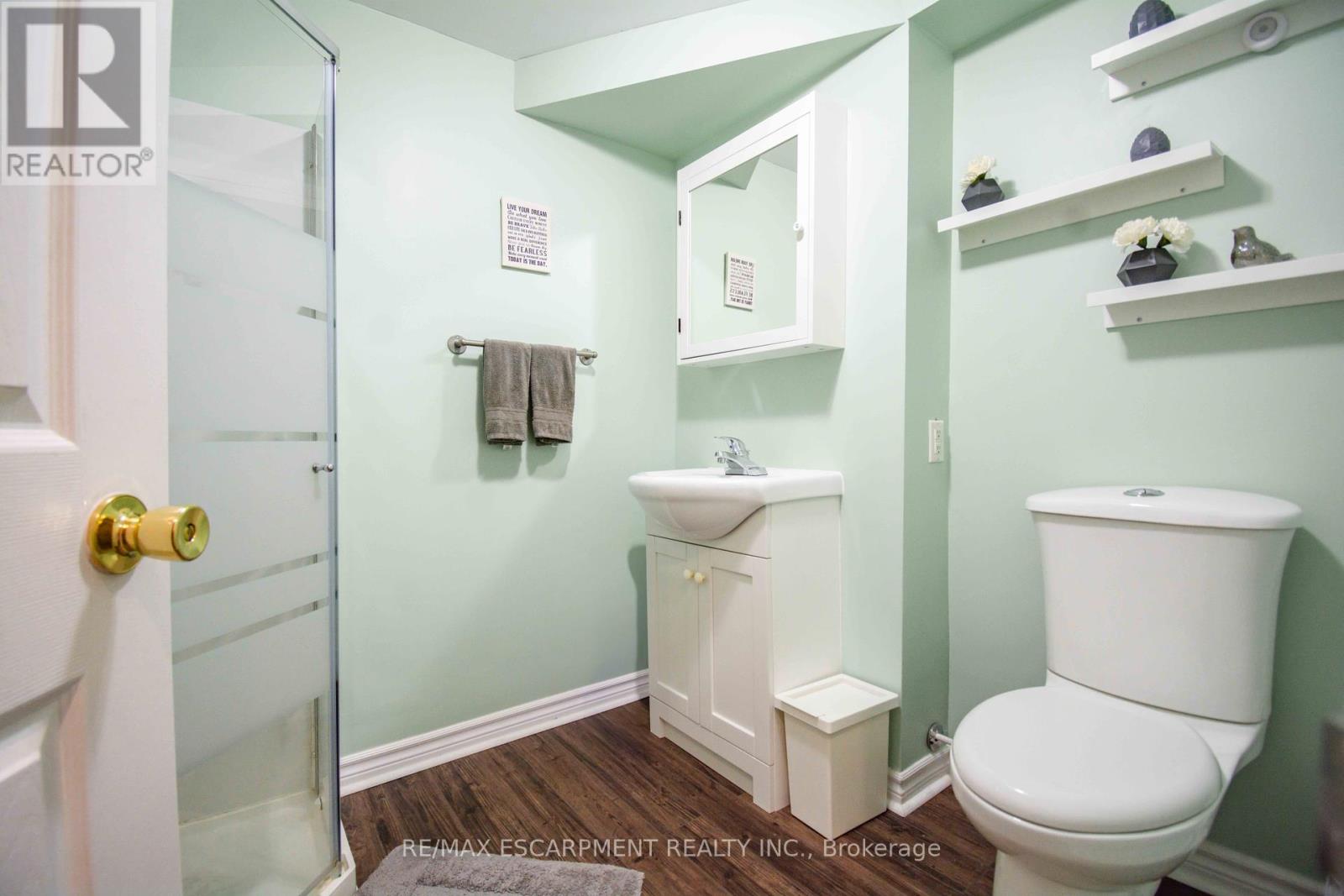Single Family House for Sale in  COCHRANE ROAD Hamilton (Rosedale) 