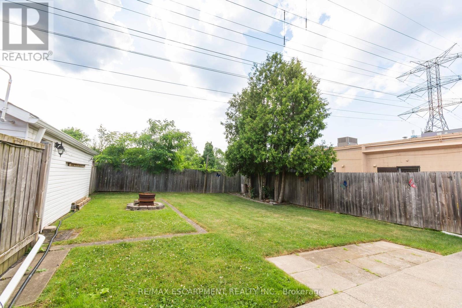 Single Family House for Sale in  COCHRANE ROAD Hamilton (Rosedale) 