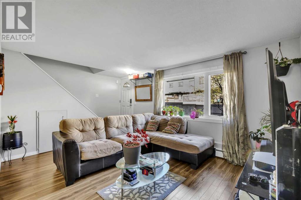 Single Family House for Sale in    Street SW Glenbrook Calgary 