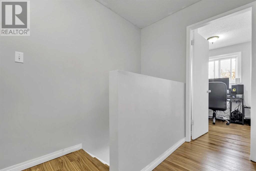 Single Family House for Sale in    Street SW Glenbrook Calgary 