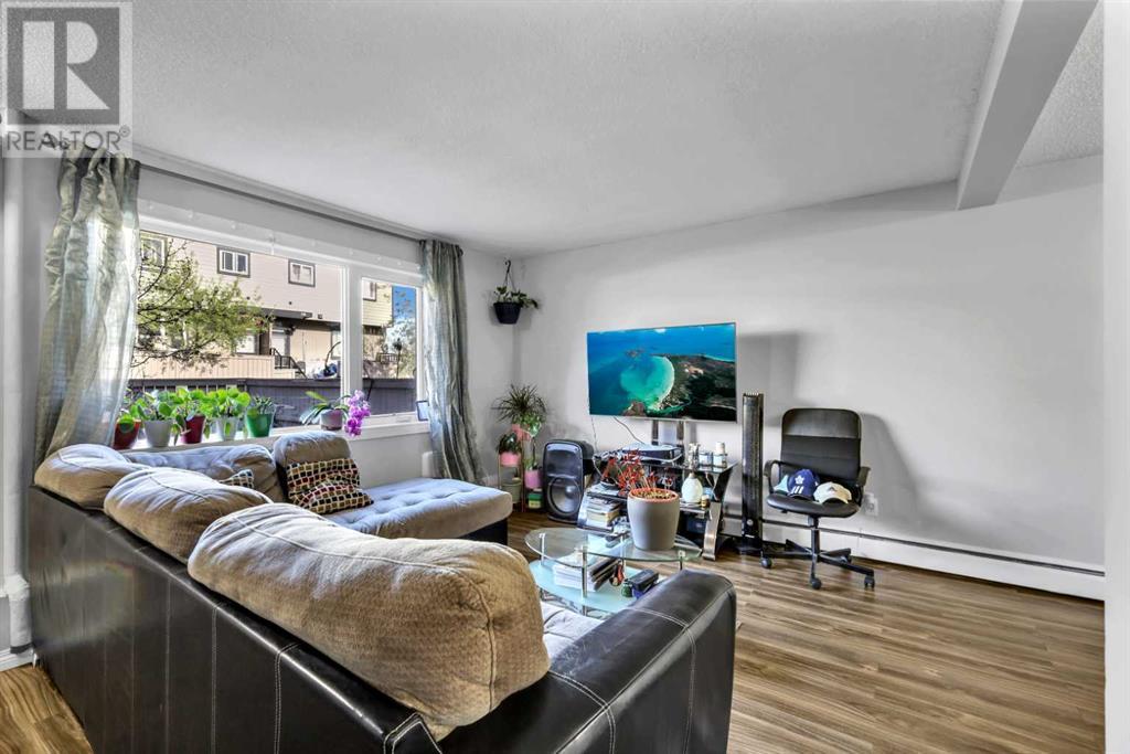 137, 3809 45 Street SW, Calgary, Alberta