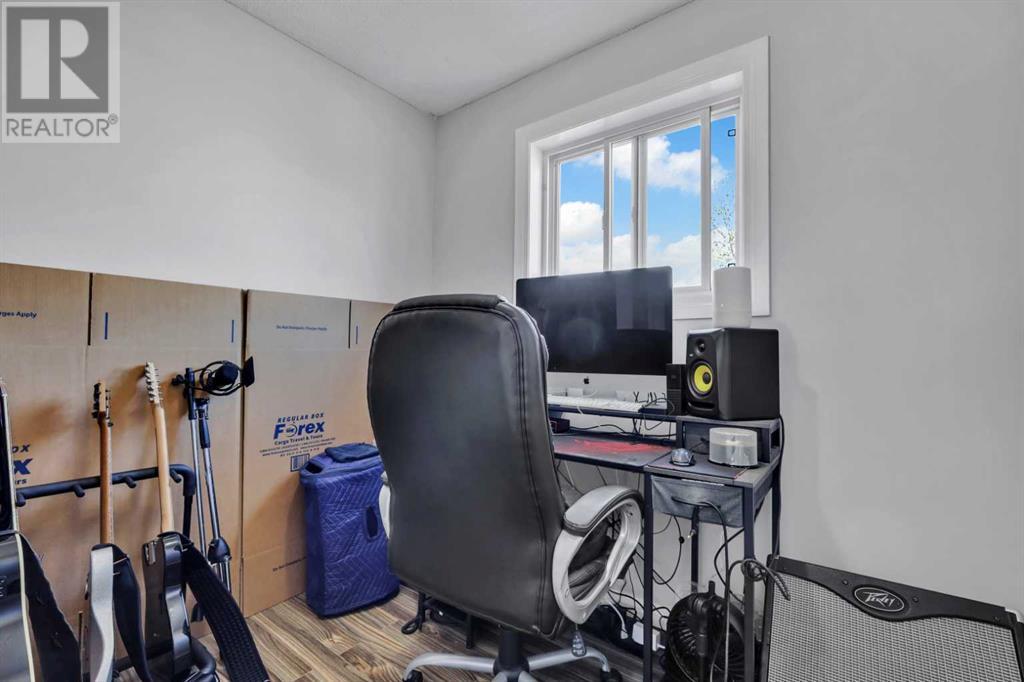 Single Family House for Sale in    Street SW Glenbrook Calgary 