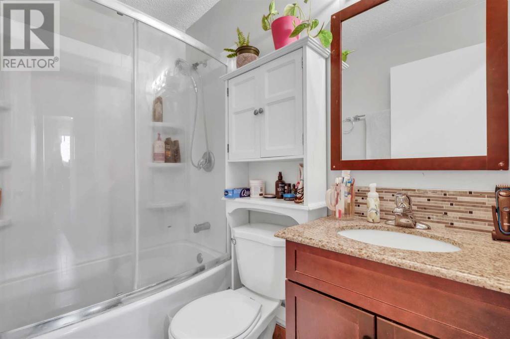 Single Family House for Sale in    Street SW Glenbrook Calgary 