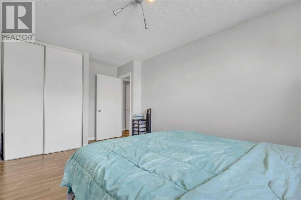 Single Family House for Sale in    Street SW Glenbrook Calgary 