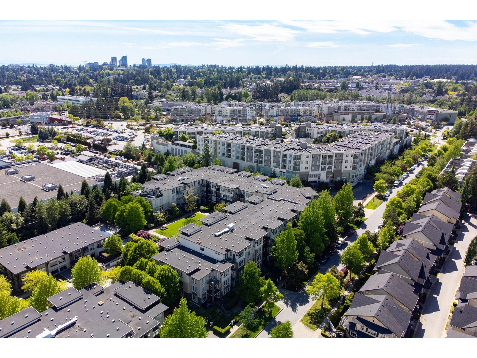 Photo 33 of 312 15918 26 Avenue, Surrey BC
