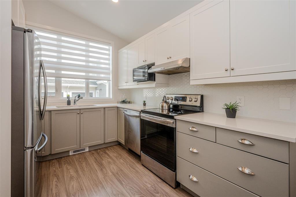 Photo 9 of 12 242 Ravenhurst Street, Winnipeg MB