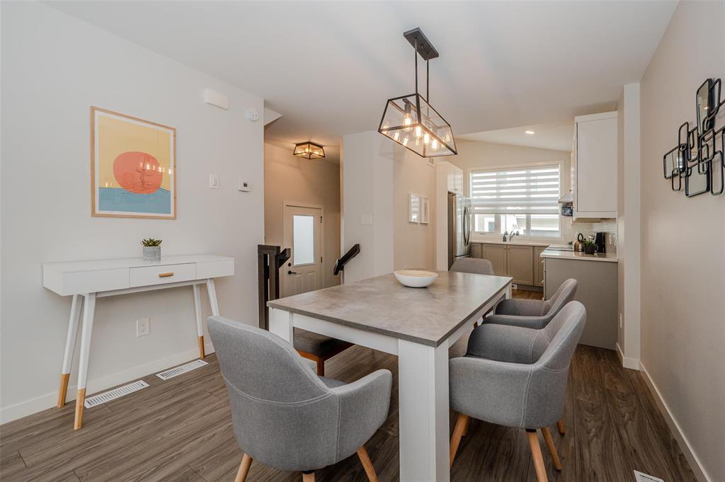 Photo 6 of 12 242 Ravenhurst Street, Winnipeg MB