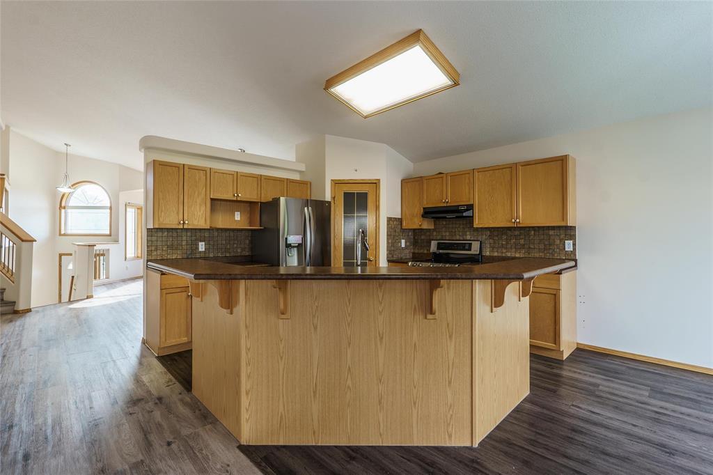 Photo 11 of 2 Samara Cove, Winnipeg MB