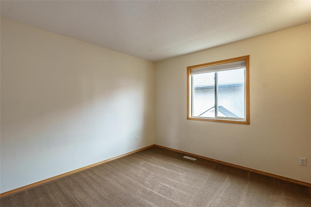 Photo 18 of 2 Samara Cove, Winnipeg MB