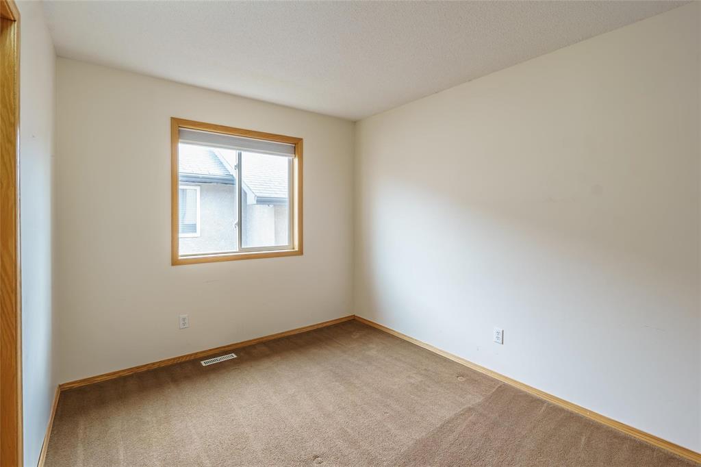 Photo 20 of 2 Samara Cove, Winnipeg MB